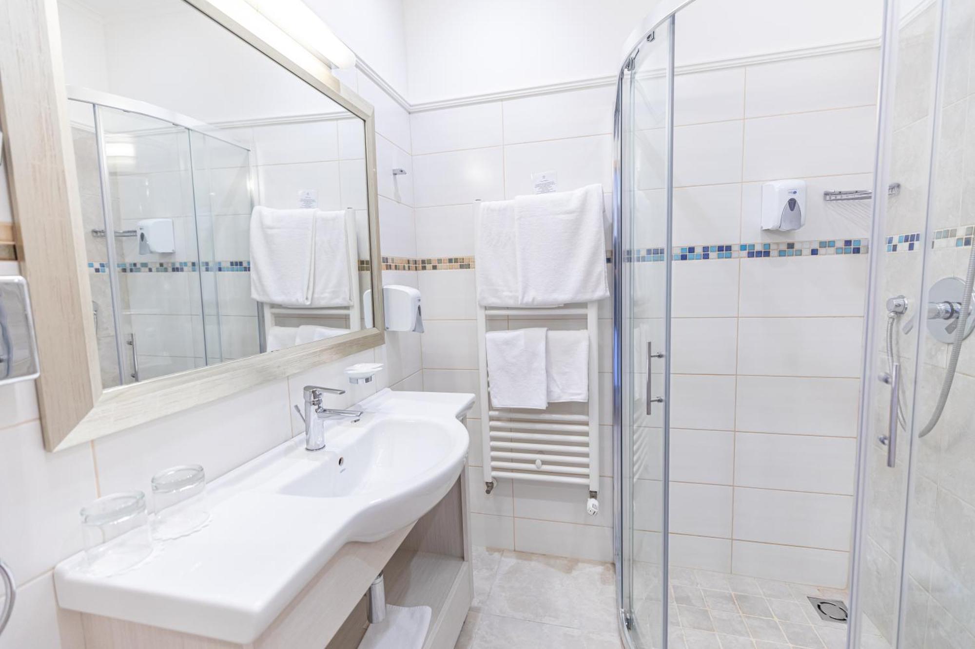 City Hotel Miskolc Buitenkant foto