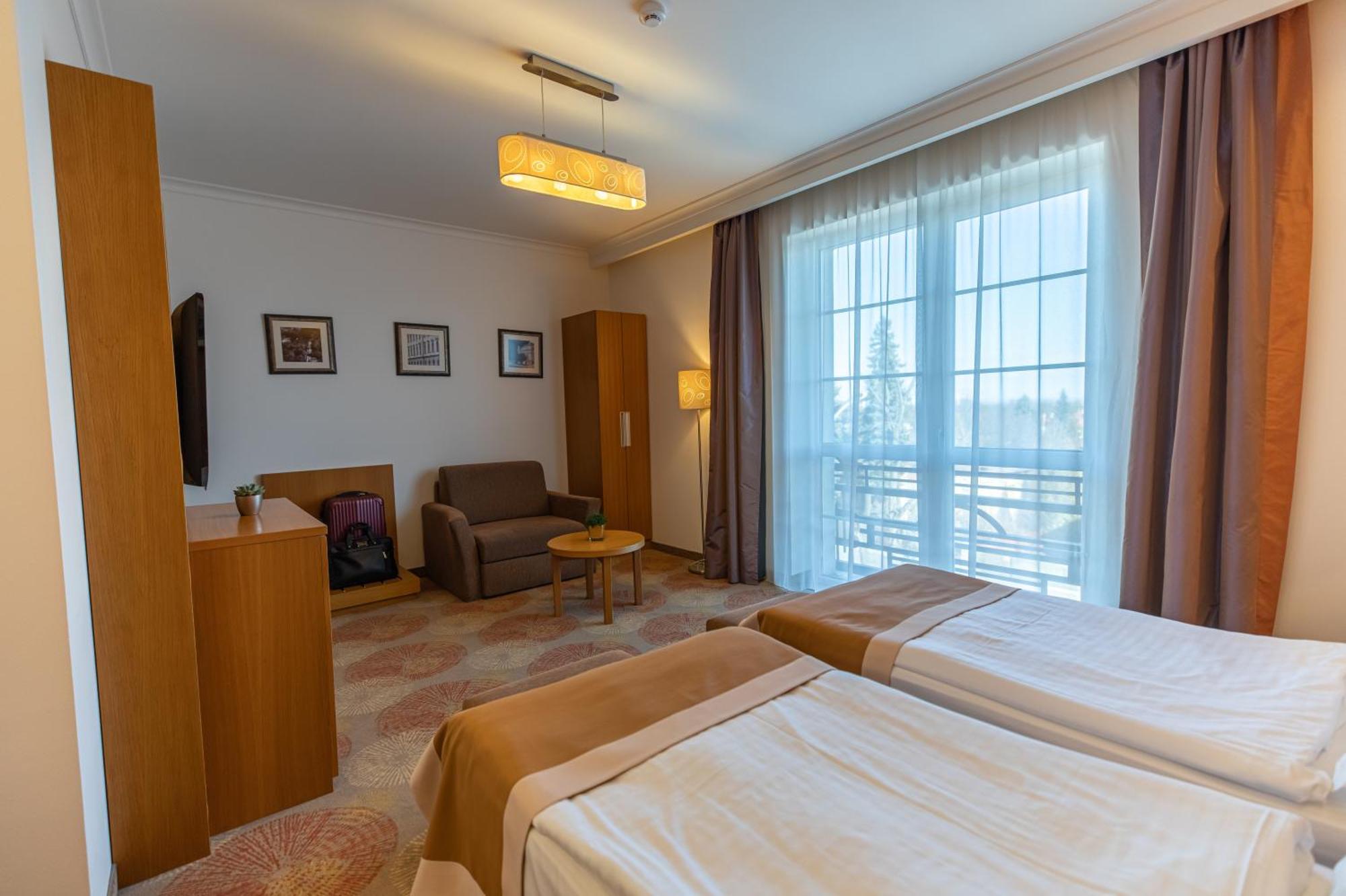City Hotel Miskolc Buitenkant foto